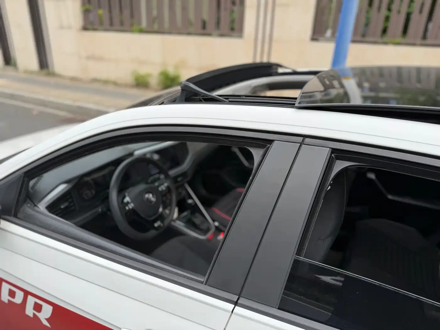 Volkswagen Polo 2019 Plus 1.5L Automatic Panorama Enjoyment Edition фото 19