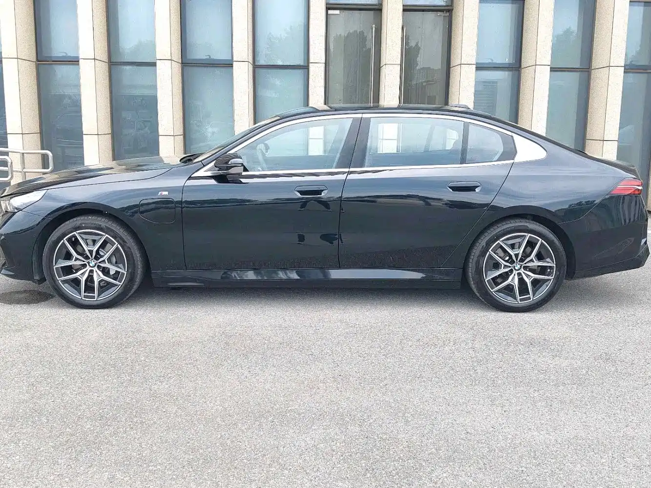 BMW i5 2025 2025 eDrive 35L M Sport Package