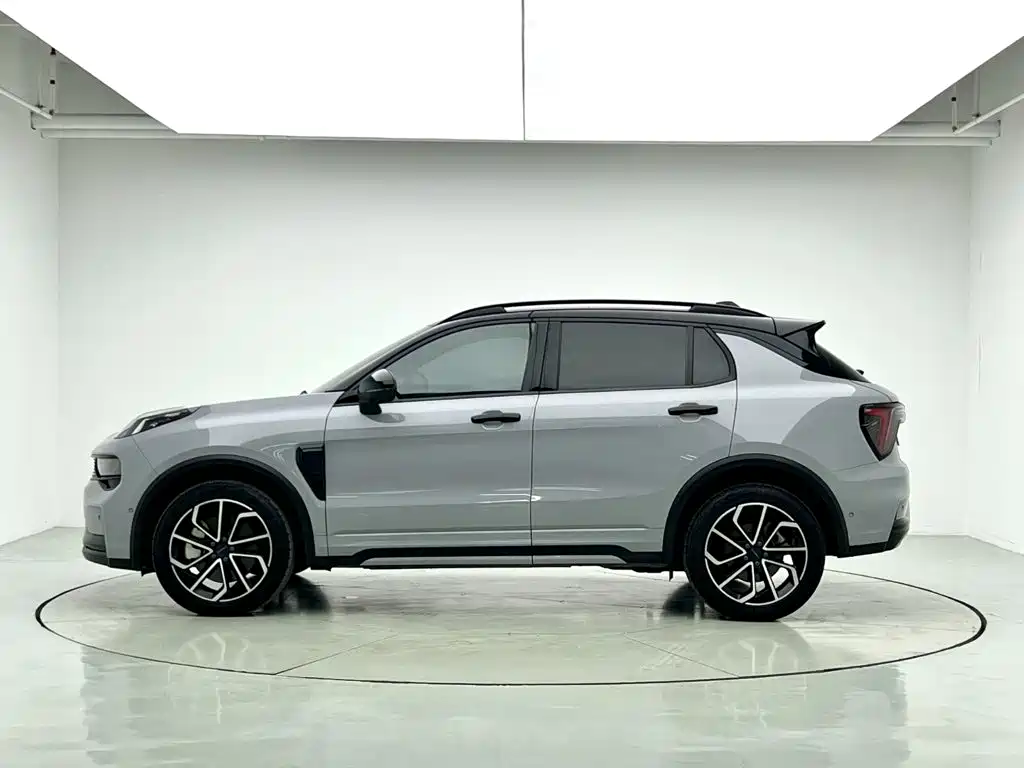 2023 Lynk & Co 01 EM-P