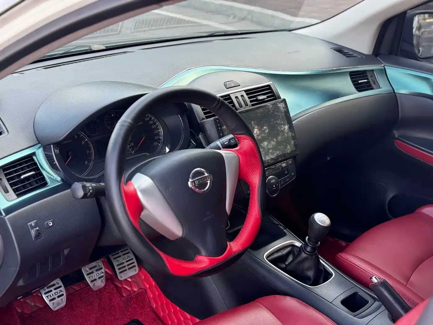 Nissan Tiida 2011 1.6T Manual Dynamic Edition фото 12