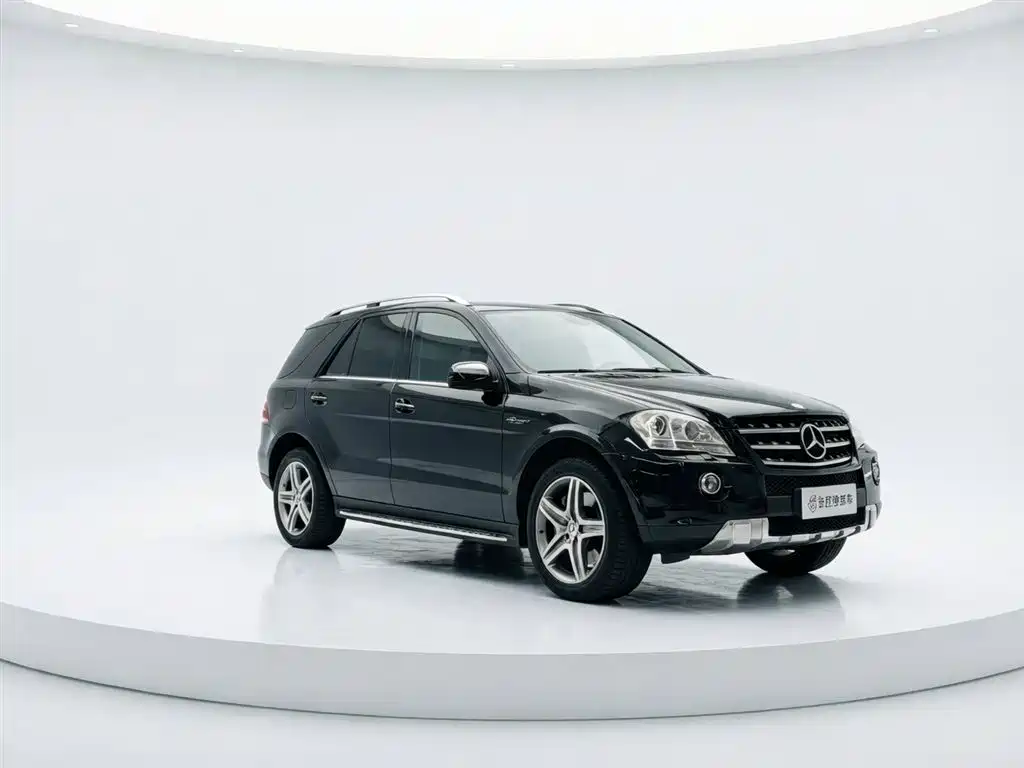 Mercedes-Benz M-Class AMG 2011 AMG ML 63 фото 3