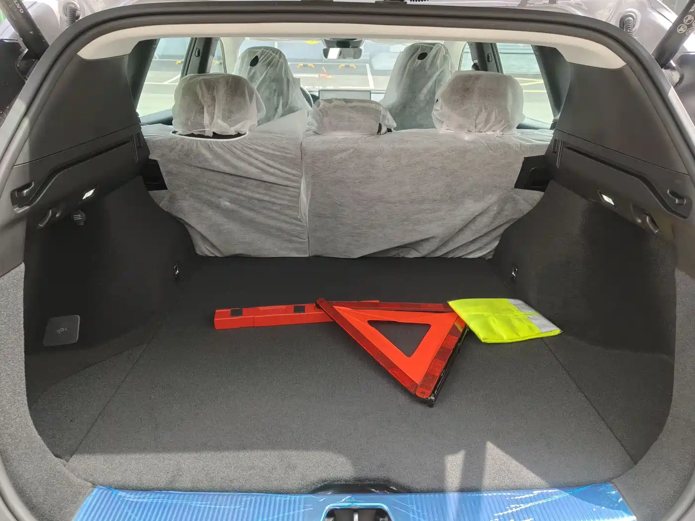 VOLVO XC70 PLUG-IN HYBRID
