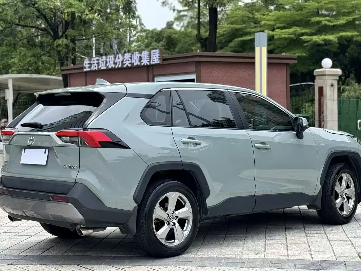 Toyota RAV4 Rongfang 2020 2.0L CVT 2WD Fashion PLUS фото 4
