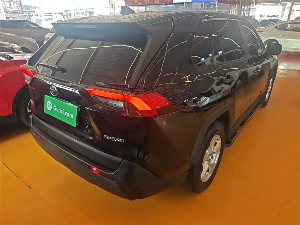 Toyota RAV4 Rongfang 2023 2.0L CVT 2WD Urban Edition фото 5