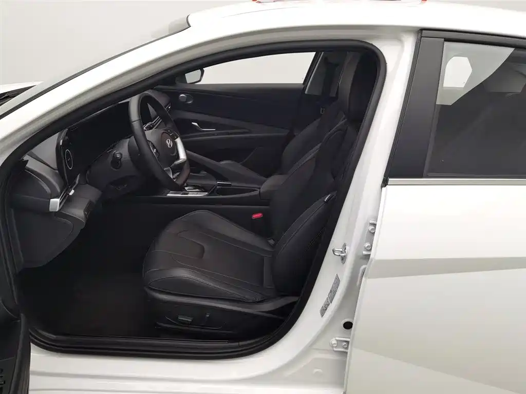 MODERN ELANTRA