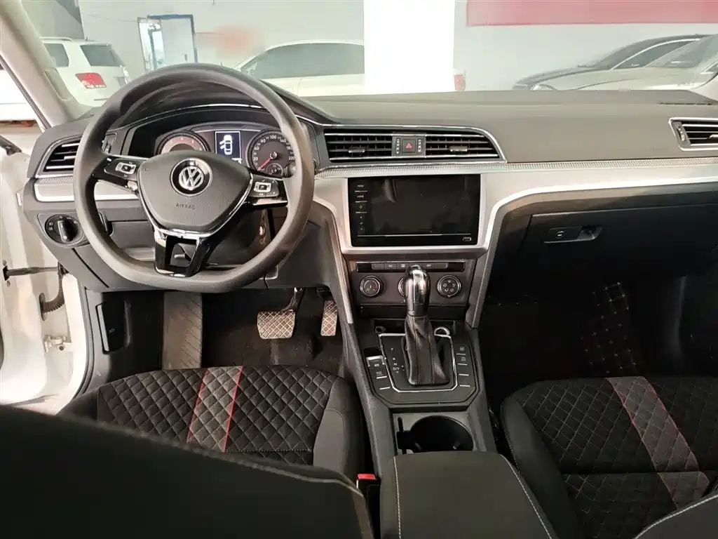 Volkswagen Lamando 2021 230TSI DSG Fashion Edition фото 10