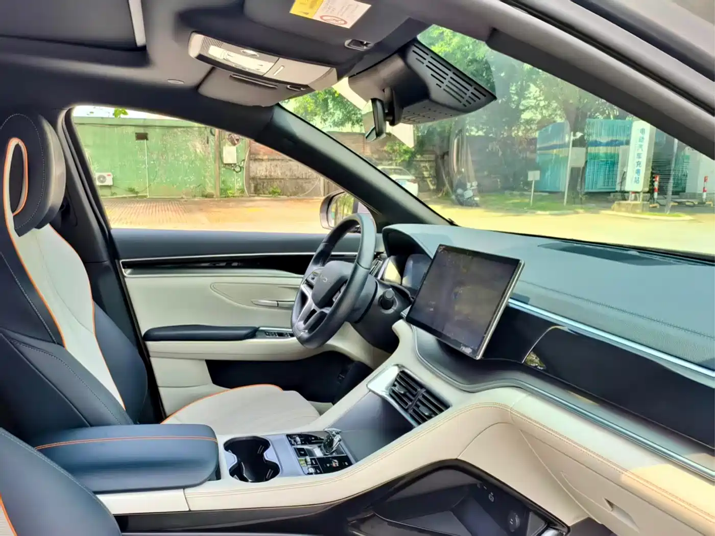 BYD Song PLUS PHEV 2023 Champion Edition DM-i 110KM Flagship фото 11