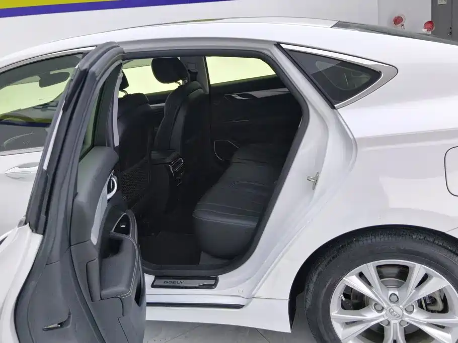 Geely Borui 2019 2018 1.5T MHEV Premium Edition
