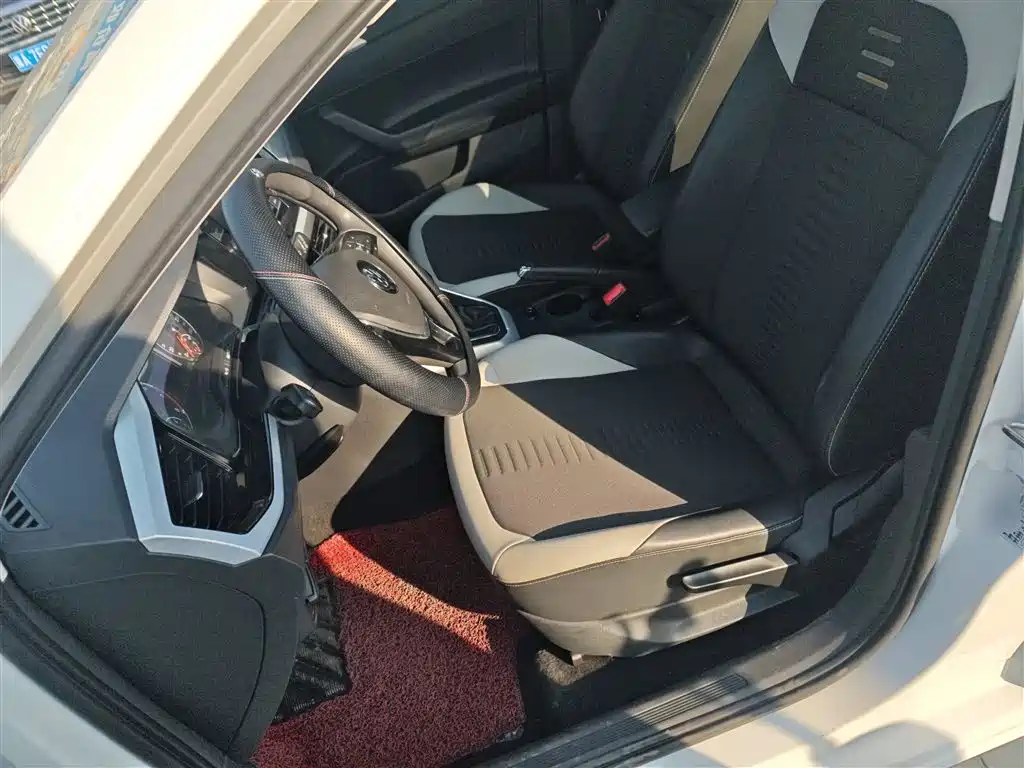 Volkswagen Polo 2019 Plus 1.5L Automatic Colorful Tech Edition фото 15