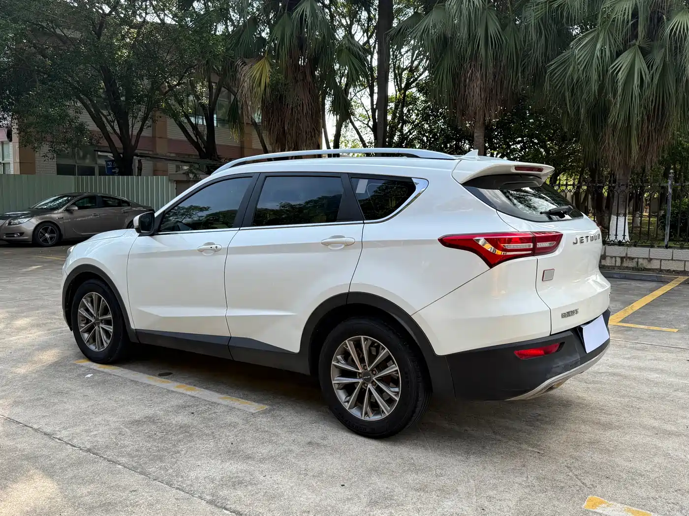 Jetour X70 2019 2018 1.5T Automatic Joy Edition
