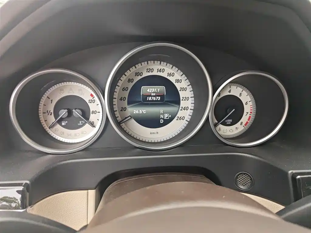 Mercedes-Benz E-Class 2015 E 260 L Sport Fashion фото 5