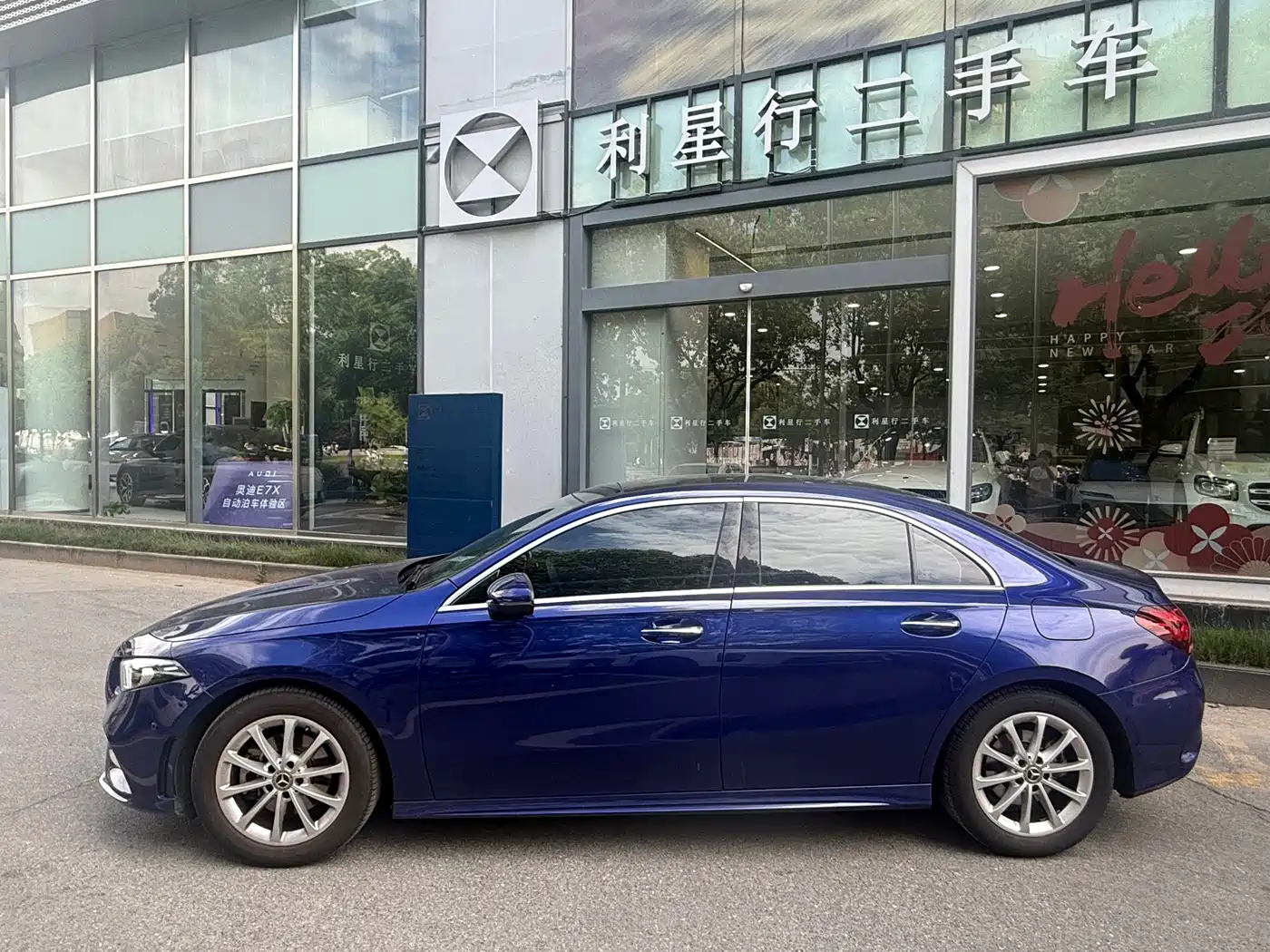 Mercedes-Benz A-Class 2020 A 200 L Sport Sedan фото 3