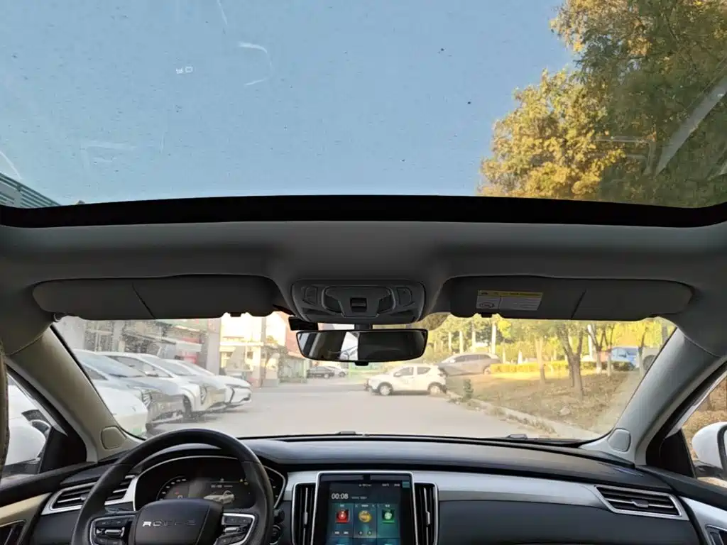 Photo 18 - Roewe i6 MAX EV