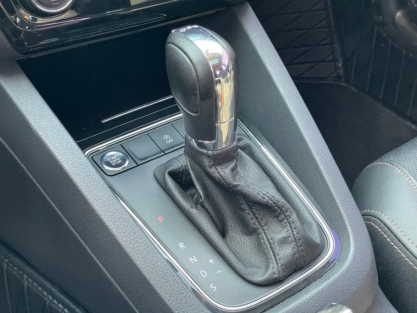 Volkswagen Sagitar 2017 1.6L Automatic Comfort фото 17