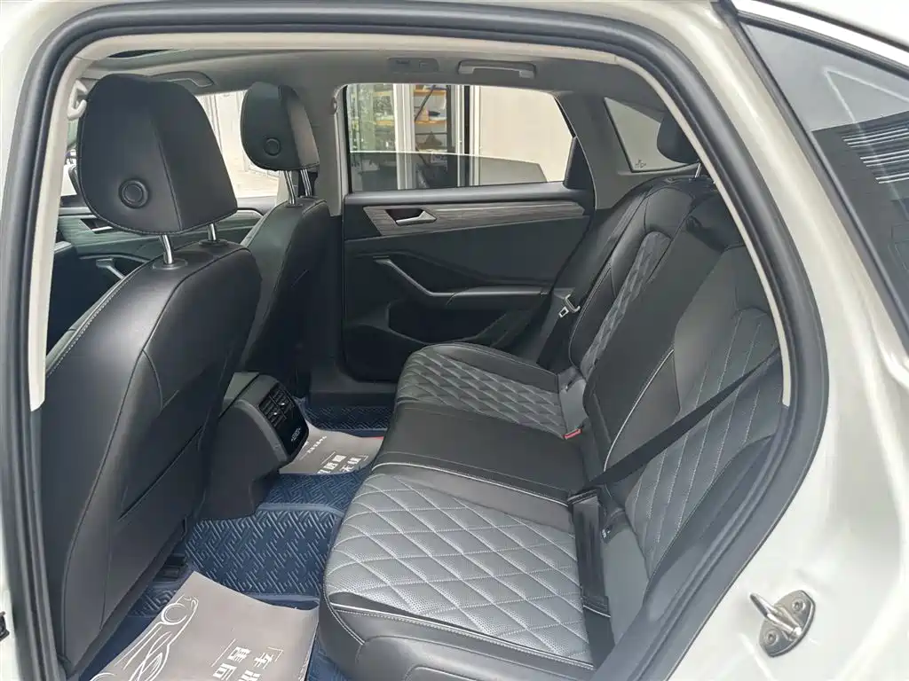 Volkswagen Sagitar 2023 300TSI DSG Surpassing Edition фото 14