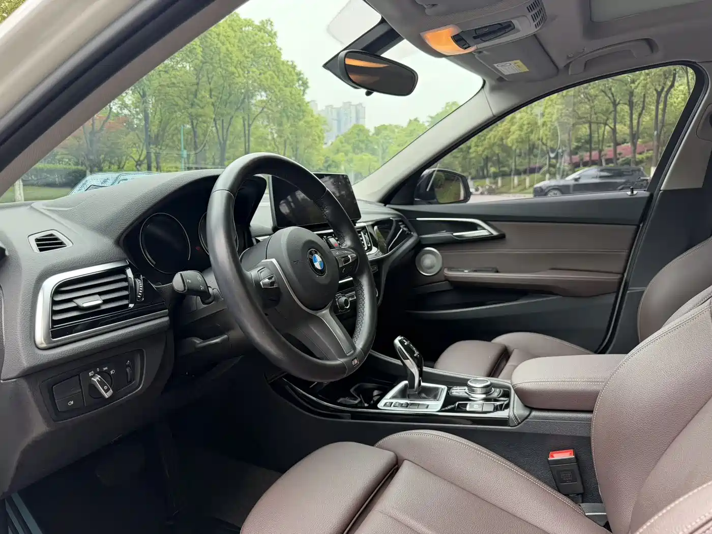 BMW 1 Series 2022 120i M Sport Shadow Edition фото 15