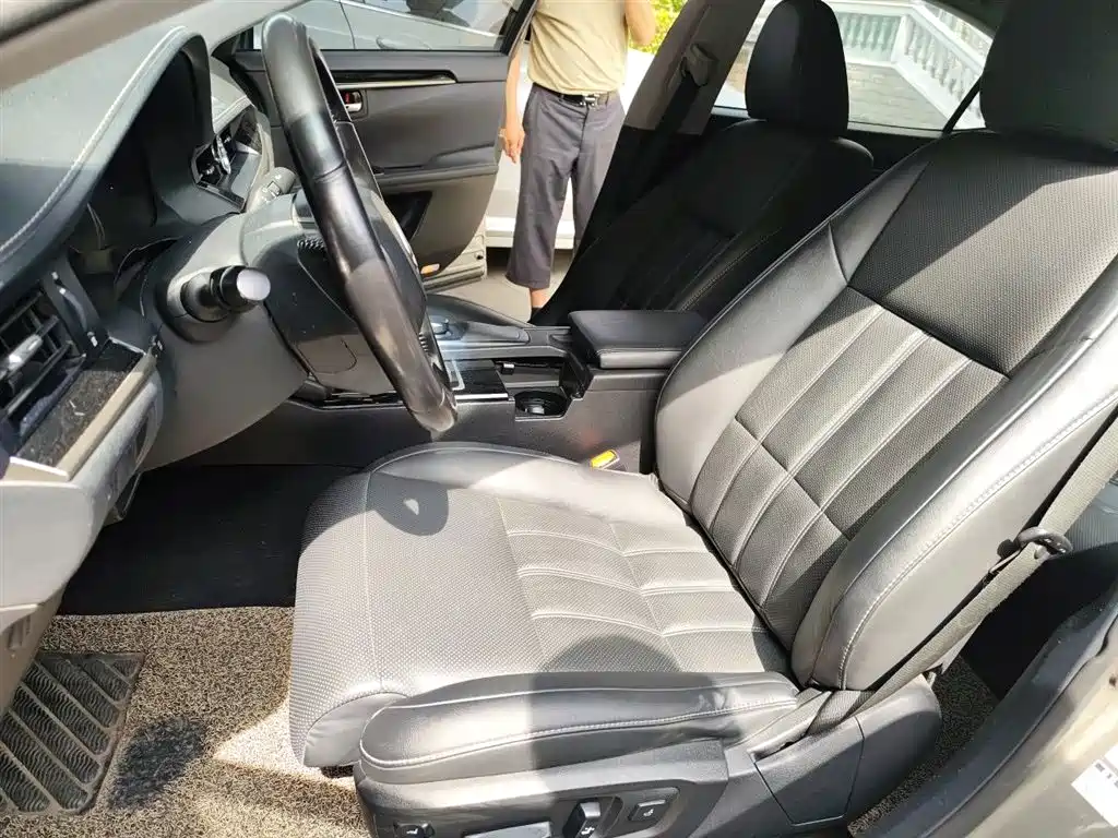 Lexus ES 2015 200 Elite Edition фото 8