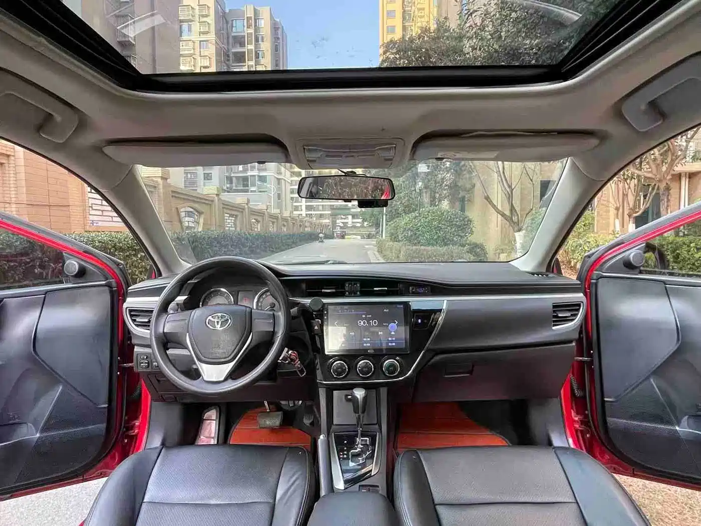 Toyota Corolla 2014 1.6L CVT GL-i фото 8