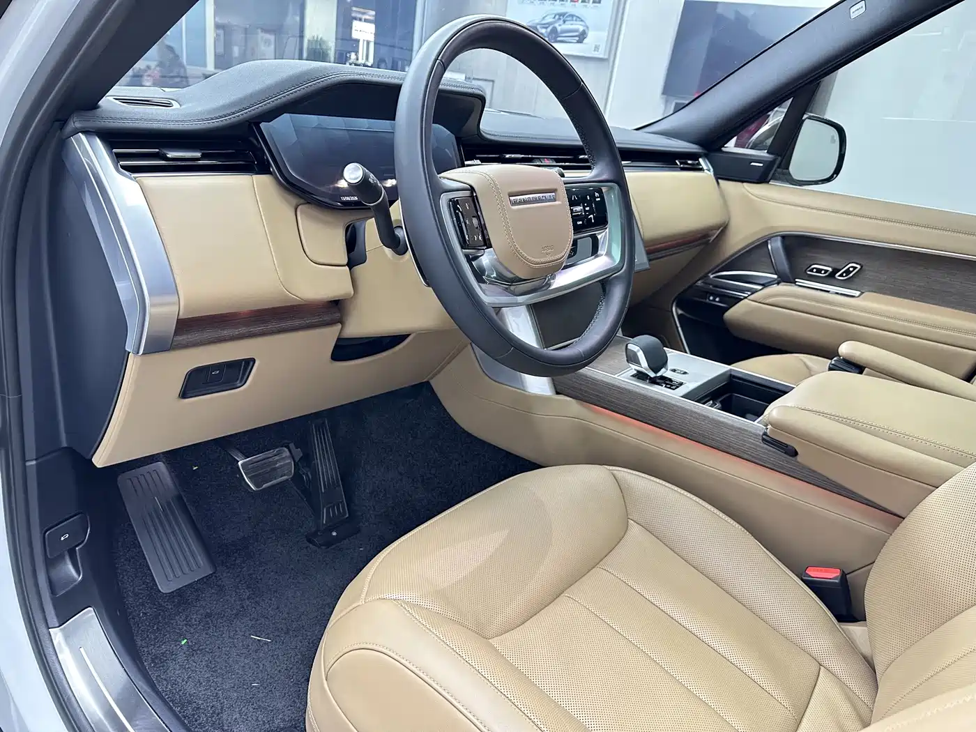 Land Rover Range Rover 2025 2025 3.0 L6 400PS Flourishing Era Extended Wheelbase 7-Seater