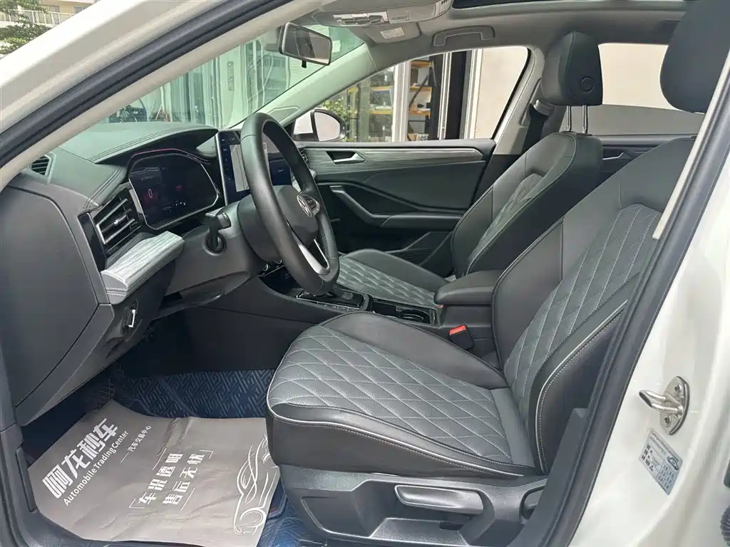 Volkswagen Sagitar 2023 300TSI DSG Surpassing Edition фото 12