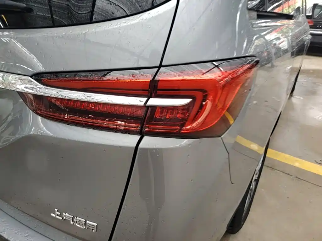Photo 8 - Buick GL8