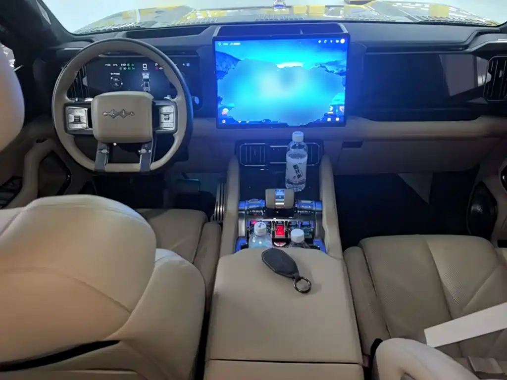 Fang Cheng Bao Leopard 8 2024 2025 Zhiyong Flagship 7-Seater
