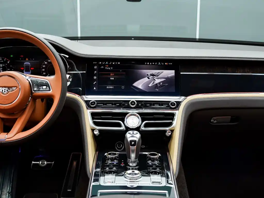 Bentley Flying Spur Plug-in Hybrid 2026 2025 Model Year 4.0T V8 Mulliner