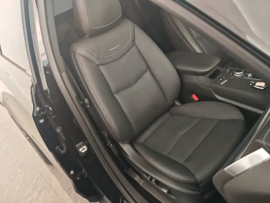 Photo 25 - Cadillac XT5