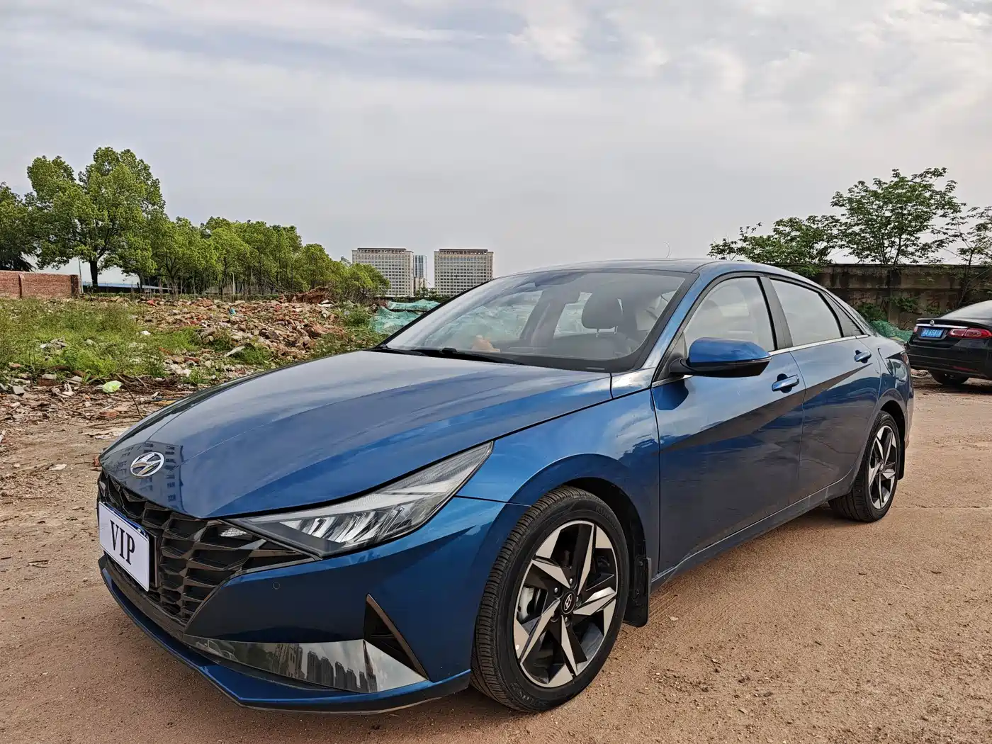 Hyundai Elantra 2021 1.5L CVT LUX Premium Edition