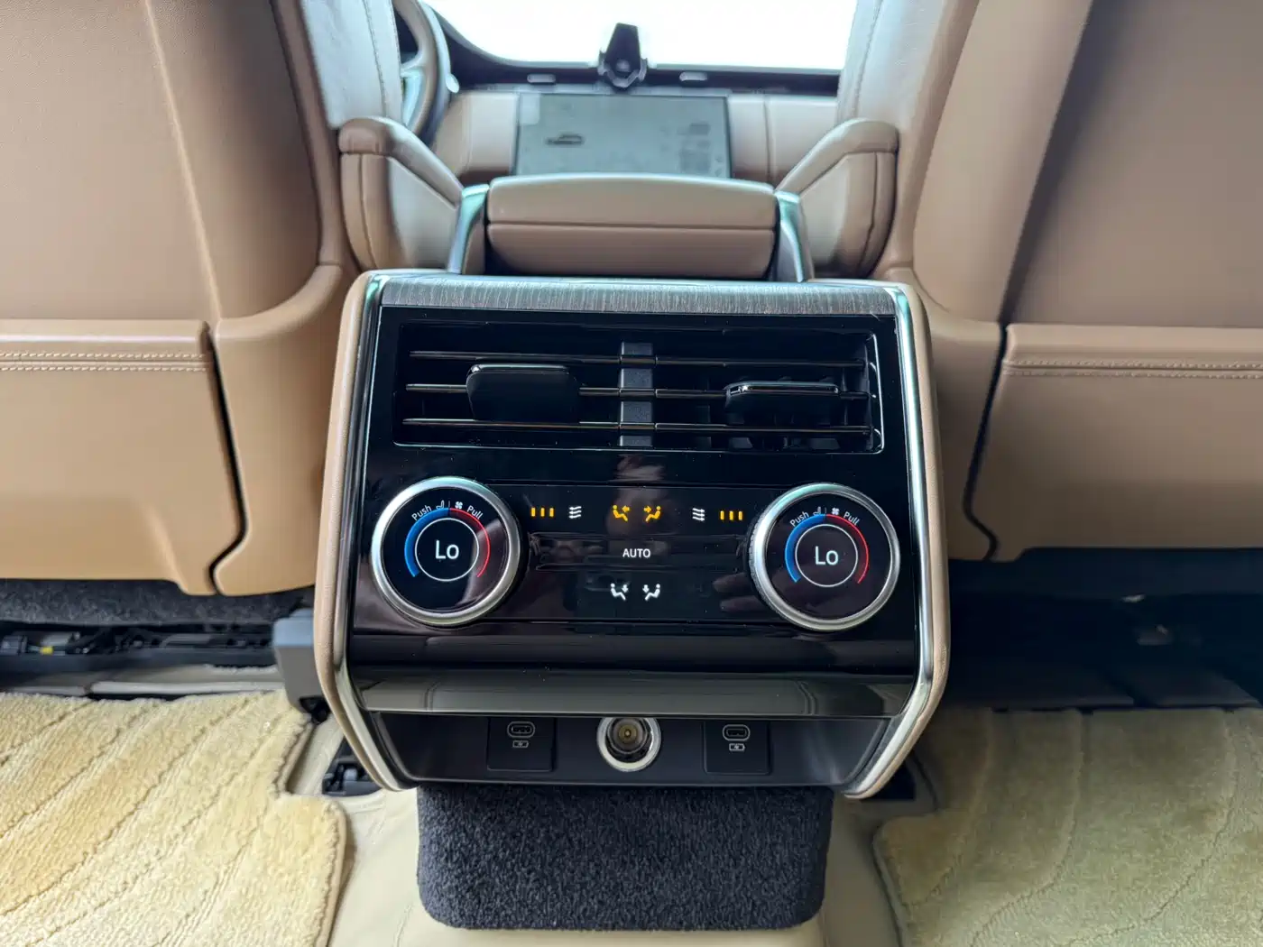 Land Rover Range Rover 2023 3.0 L6 400PS Genesis Extended Version фото 19