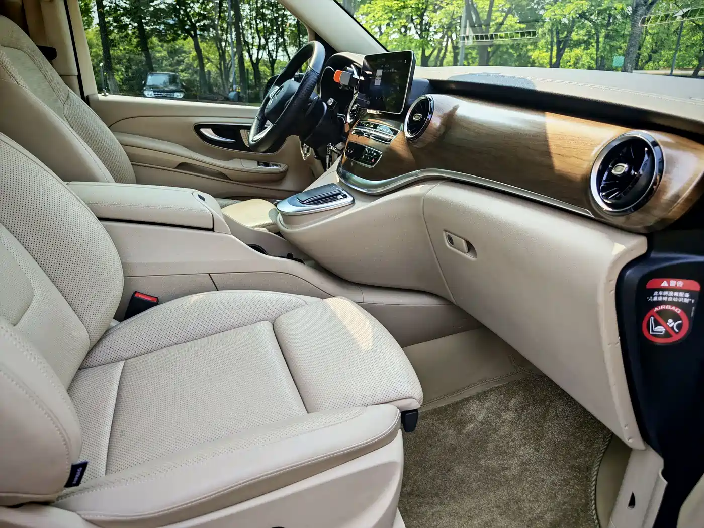 Mercedes-Benz V-Class 2022 V 260 L Long Wheelbase Luxury Edition фото 9