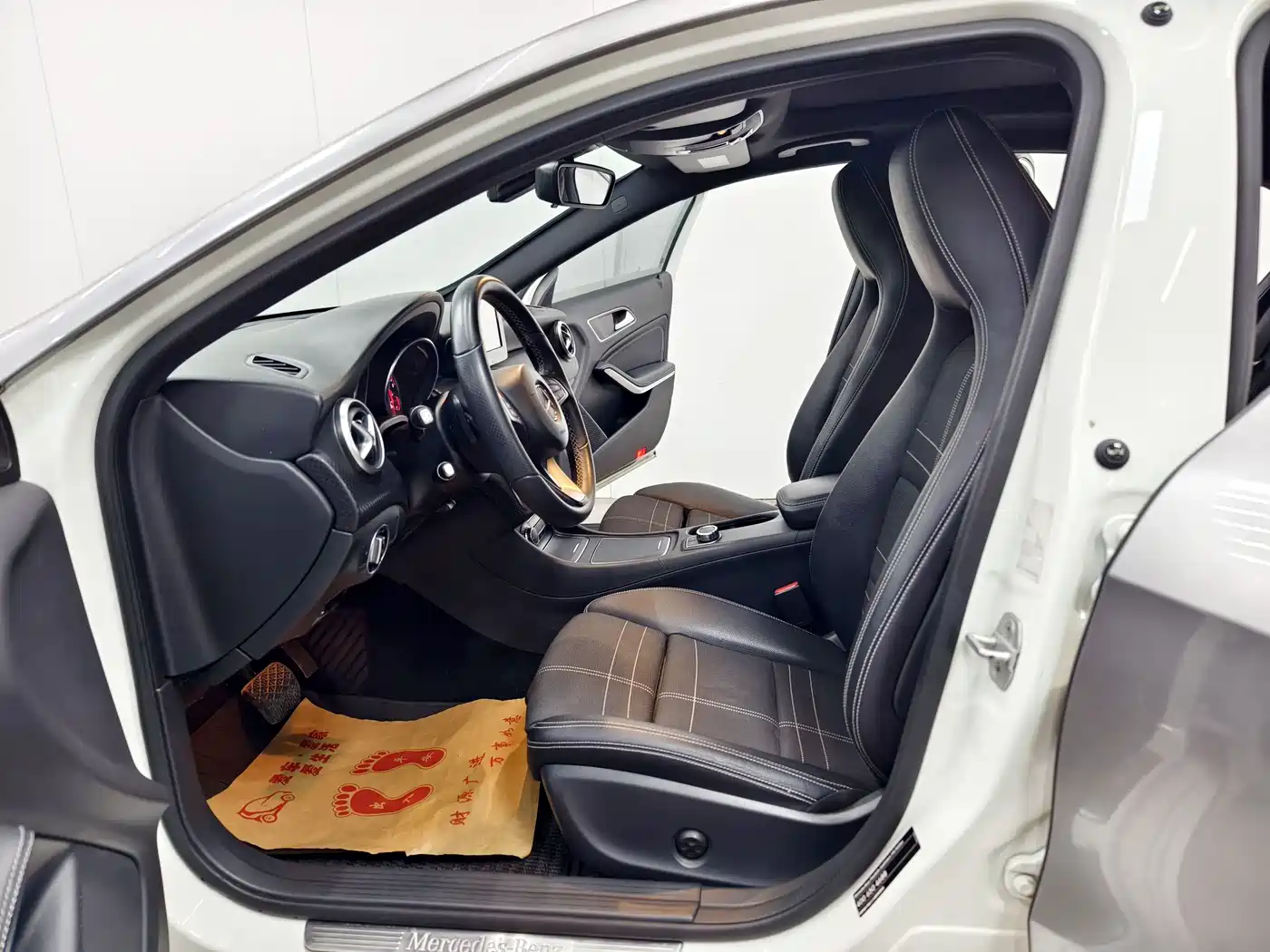 Mercedes-Benz A-Class (Import) 2017 A 200 Fashion Edition фото 11