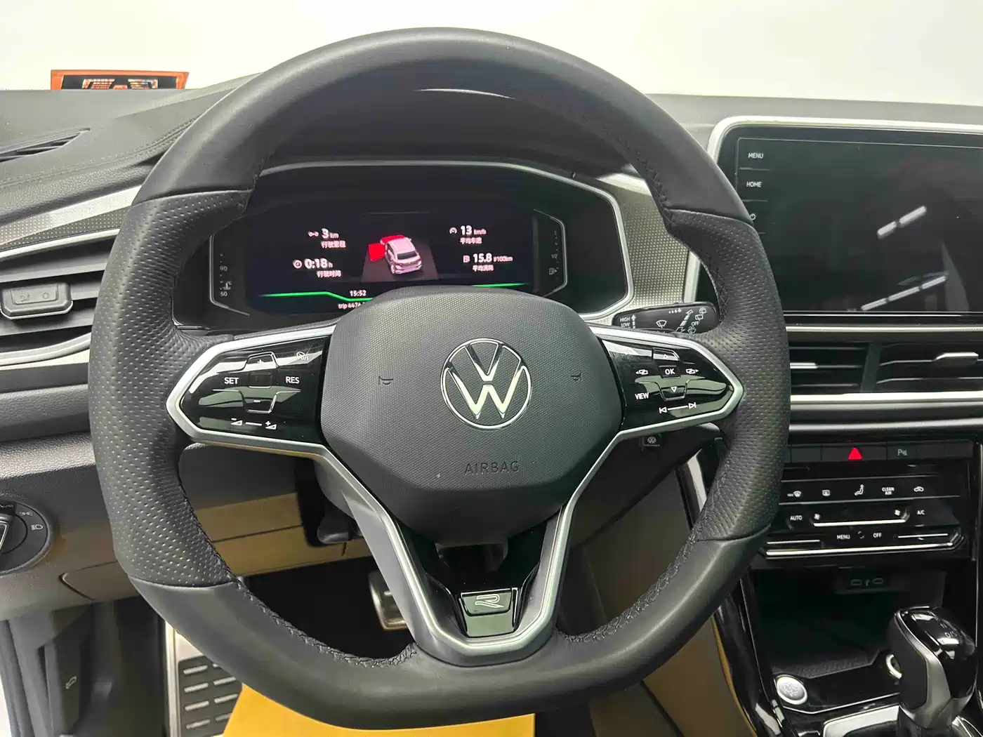 Volkswagen T-ROC 2023 300TSI DSG 2WD Dawn Edition фото 6