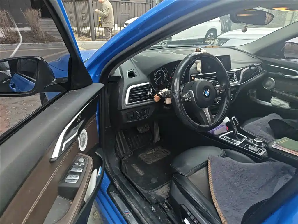 BMW 1 Series 2021 120i M Sport Shadow Edition фото 14