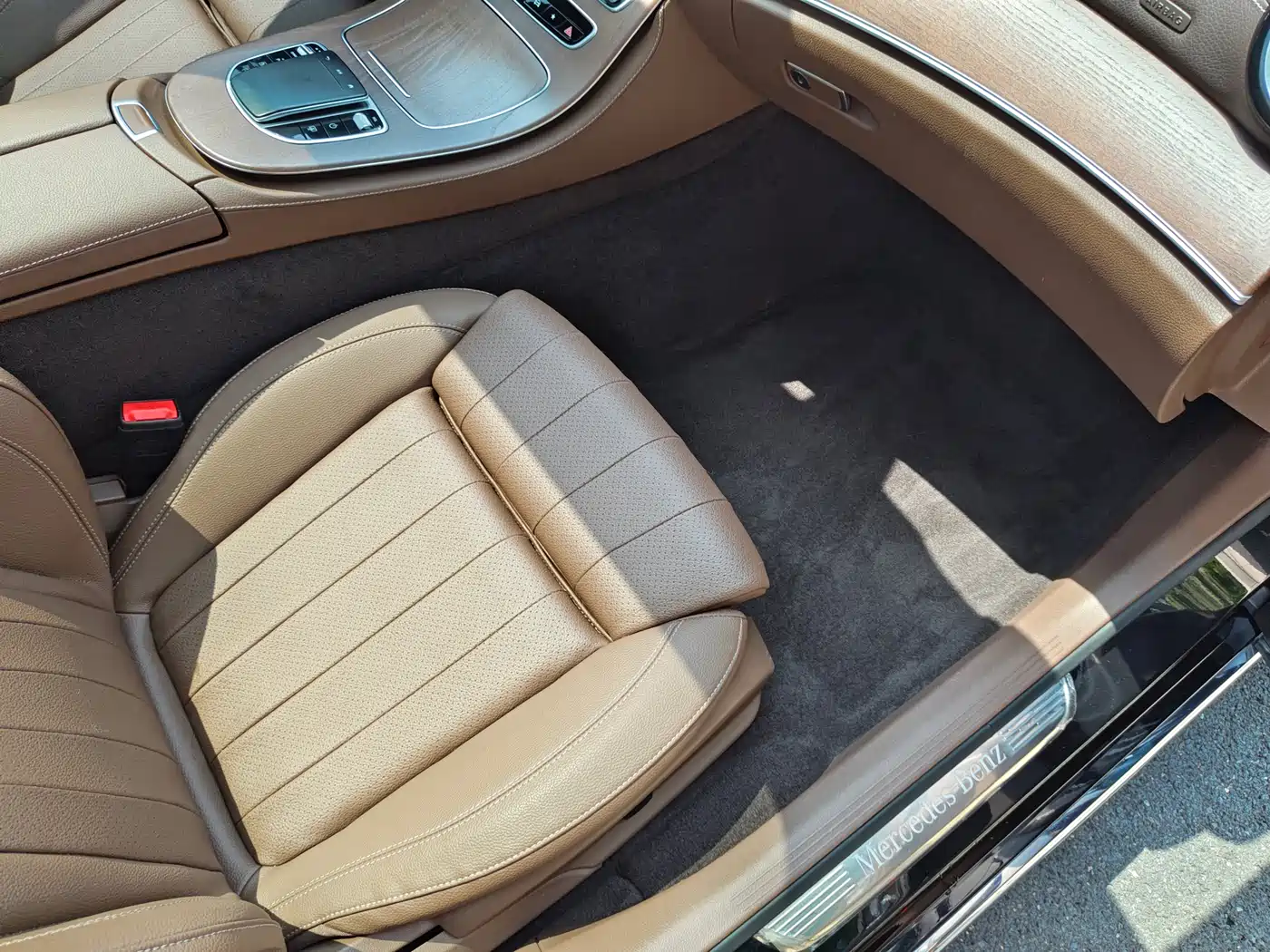 Mercedes-Benz E-Class 2022 Second Facelift E 300 L Luxury фото 25