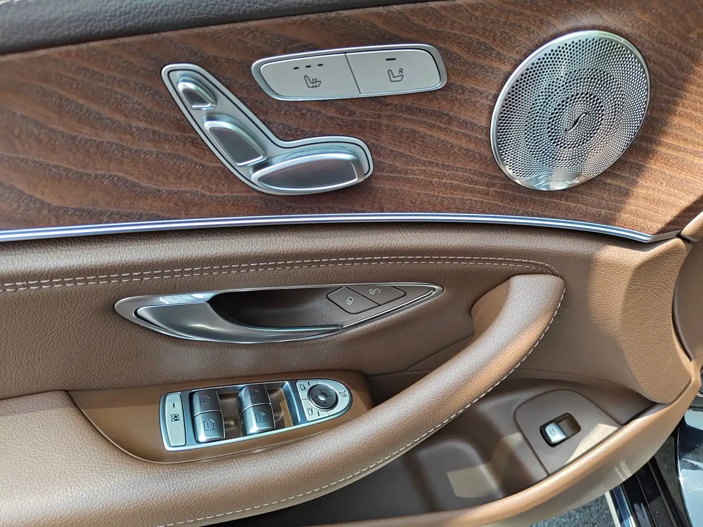 Mercedes-Benz E-Class 2022 Second Facelift E 300 L Luxury фото 28