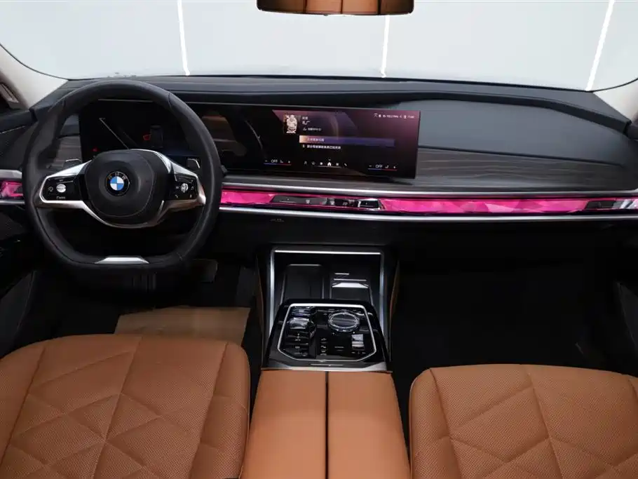BMW 7-SERIES