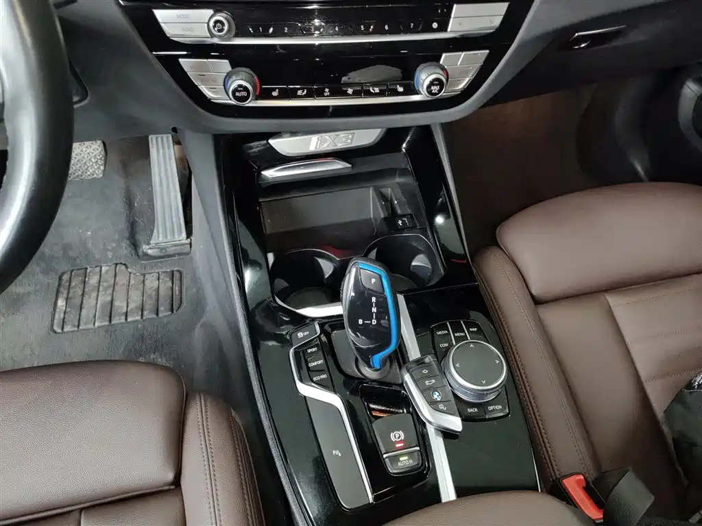BMW iX3 2021 Facelift Leading фото 6
