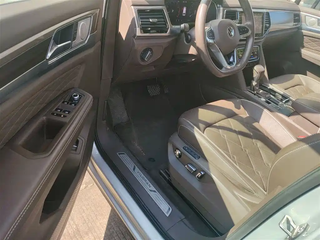 Volkswagen Viloran 2020 380TSI Premium фото 13