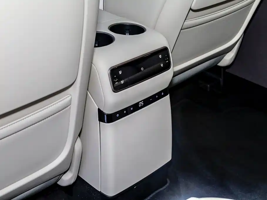 Li Auto Li i8 2025 2025 Standard Edition