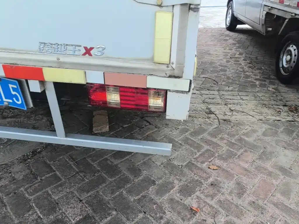 Changan Kuayue Kuayue King X3 2023 2021 Model 1.6L Standard Single Cab Dual Rear Wheel Van 3285mm Cargo Box DAM16KR