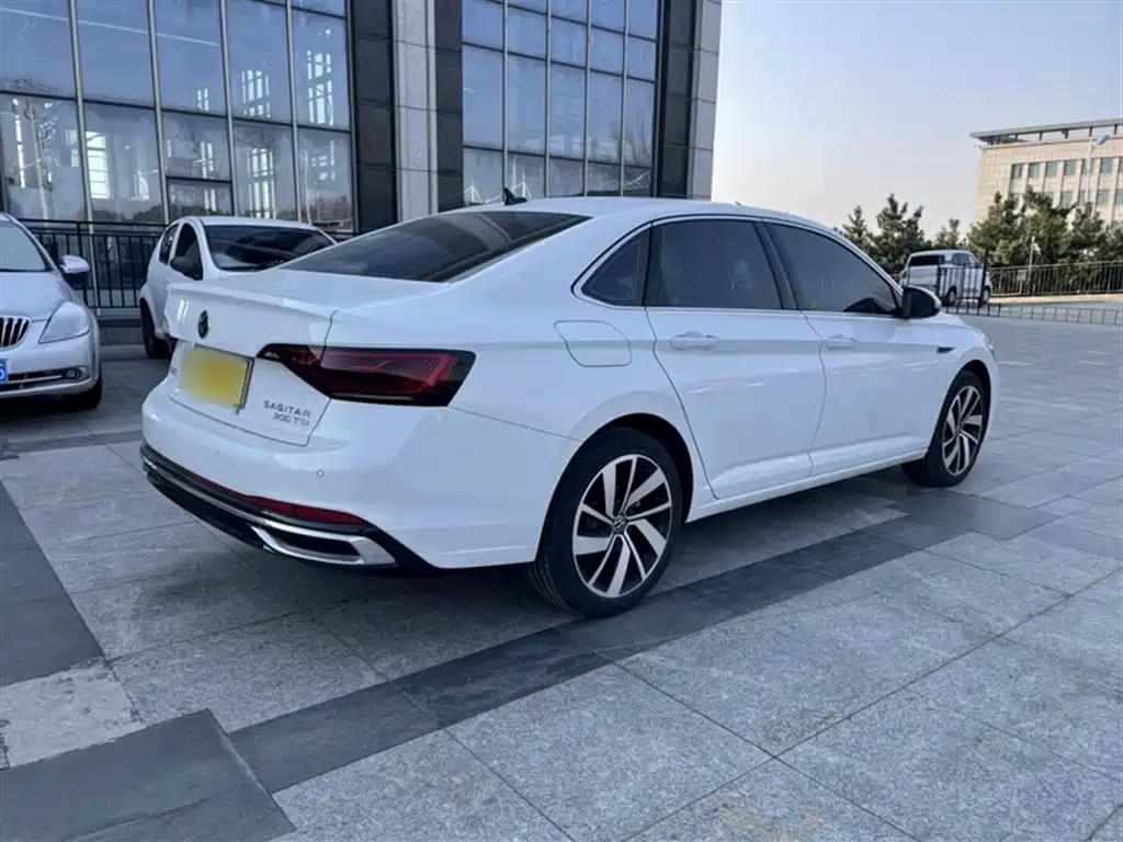Volkswagen Sagitar 2023 300TSI DSG Surpassing Edition фото 13