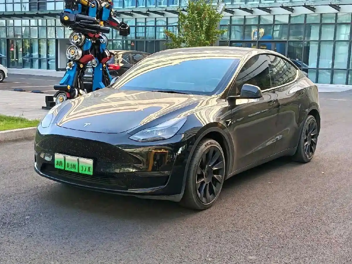 Фото 1 - Tesla Model Y