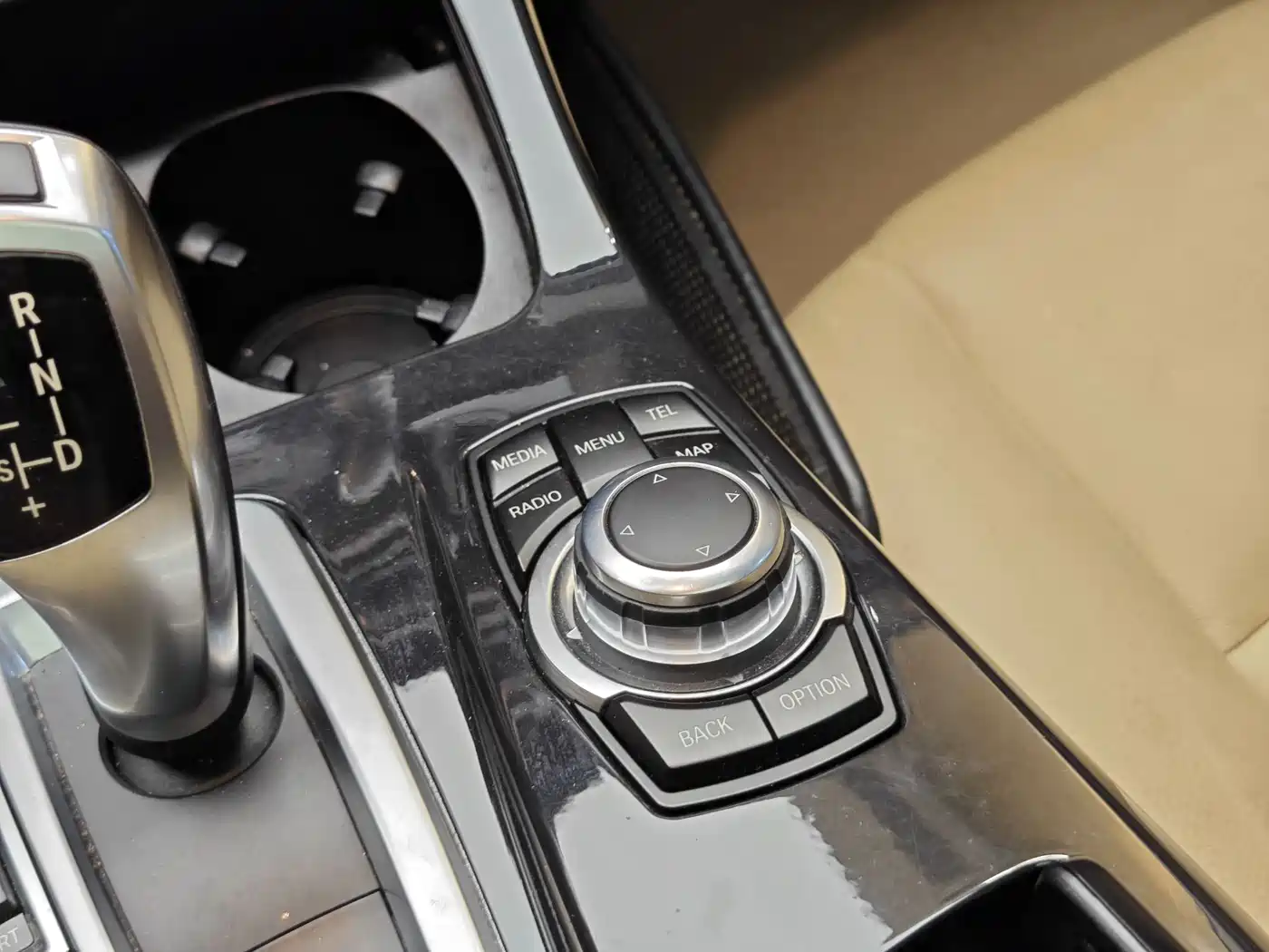 BMW 5 Series 2014 520Li Elegance фото 19