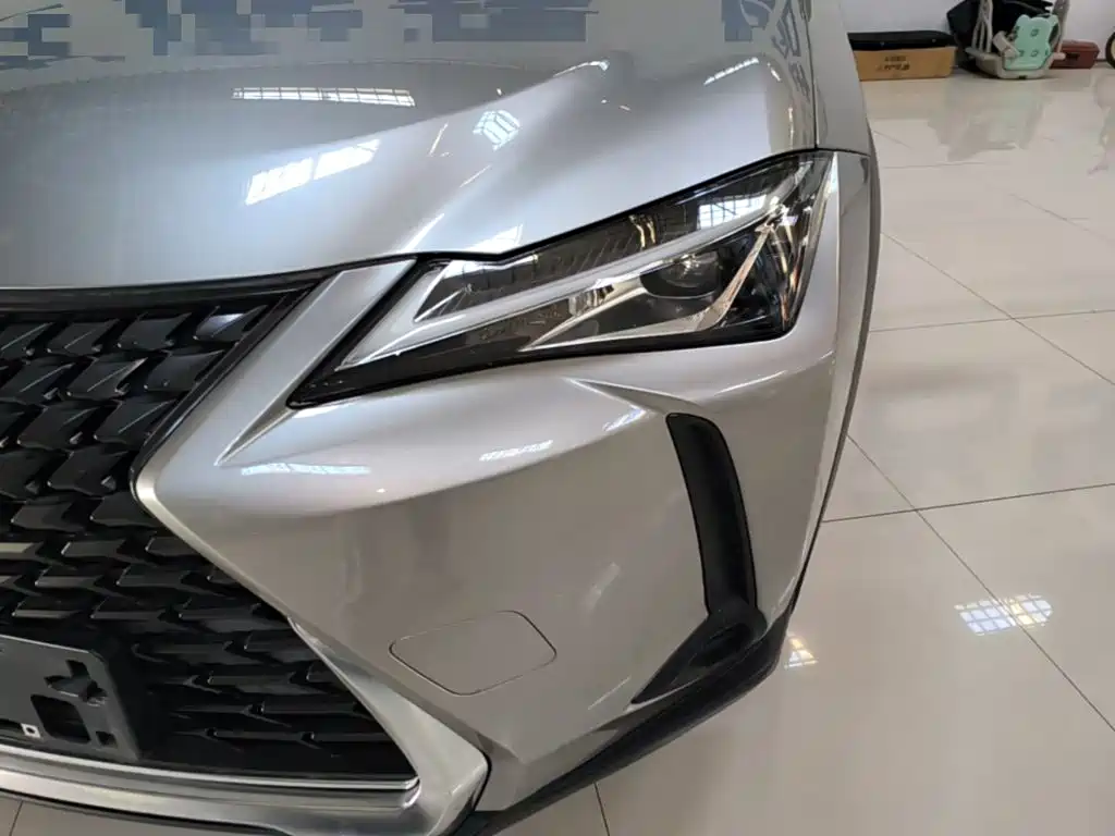 Lexus UX 2021 2020 260h Explore Cool Edition