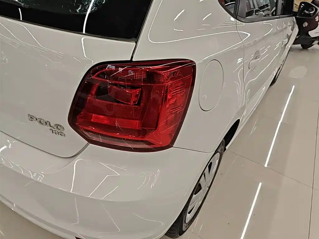 Volkswagen Polo 2018 1.5L Auto Safe Drive фото 8