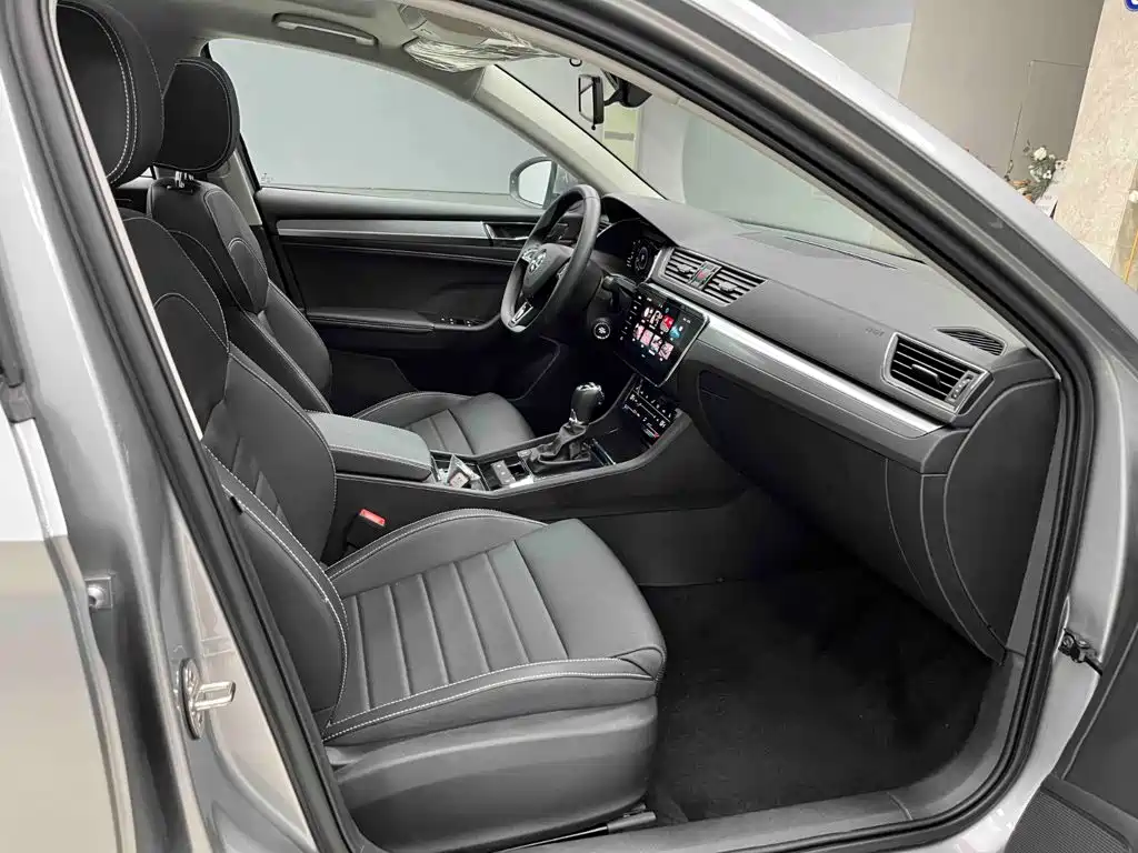 Škoda Superb 2024 2023 Facelift TSI280 DSG Premium Edition