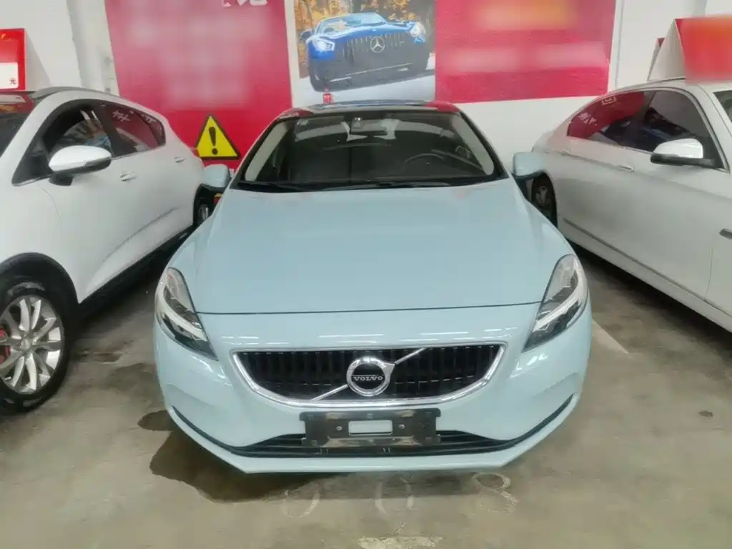 Фото 3 - Volvo V40