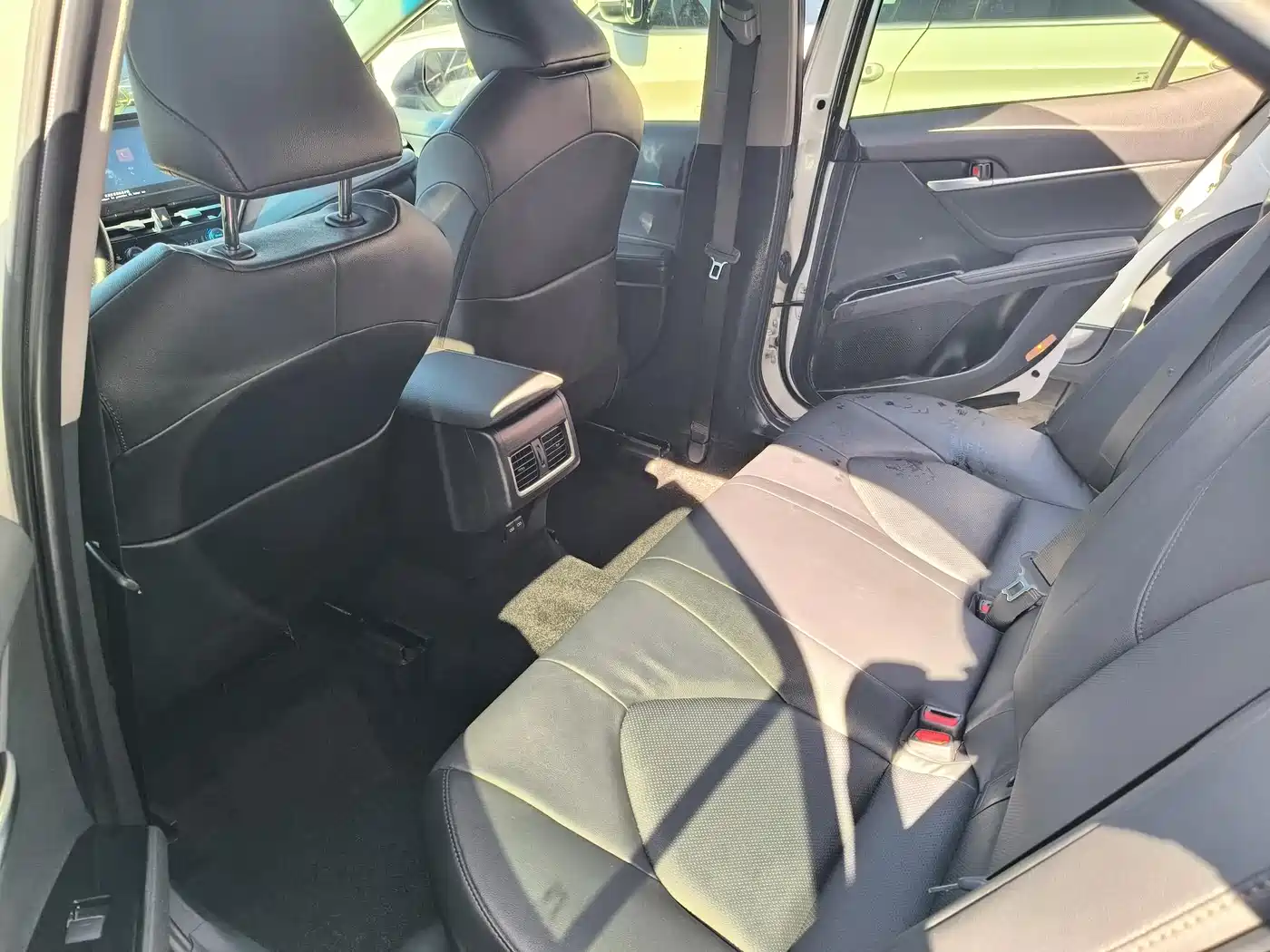 Toyota Camry 2023 Hybrid 2.5HGVP Leading Edition фото 11