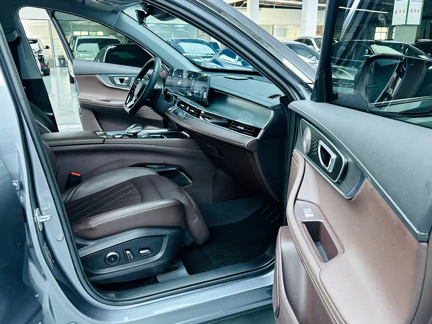 Chery Tiggo 8 PRO 2025 2024 Champion Edition 390T 2WD Peak Edition 7-Seater